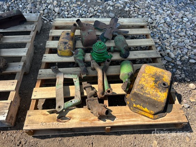 Quantity of John Deere Engine Parts