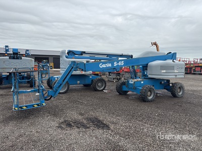 2013 Genie S45 4WD Diesel رافعة تليسكوبية بذراع تطويل