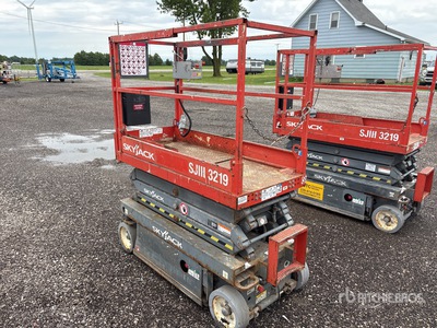 2014 Skyjack SJIII3219 Electric منصة رفع متحركة