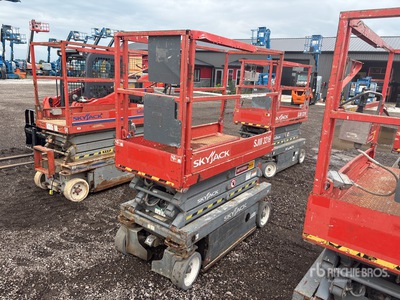 2014 Skyjack SJIII3219 Electric منصة رفع متحركة