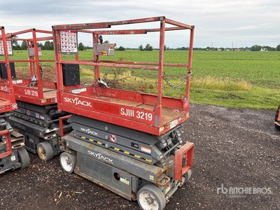 2014 Skyjack SJIII3219 Electric منصة رفع متحركة