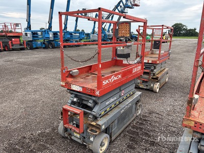 2014 Skyjack SJIII3219 Electric منصة رفع متحركة