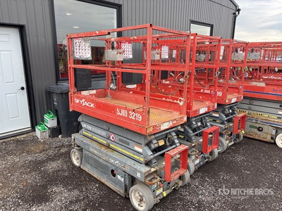 2013 Skyjack SJIII3219 Electric منصة رفع متحركة