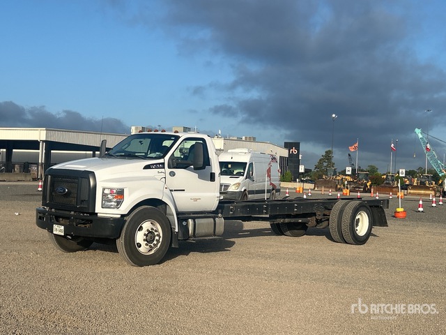 2022 Ford F-750 4x2 Cab and Chassis