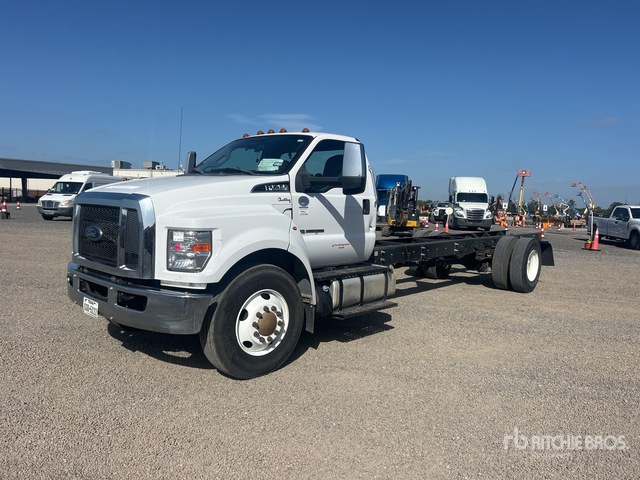 2021 Ford F-750 4x2 Cab and Chassis