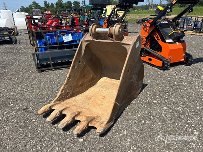 39 in Q/C Digging Bucket - Fits Cat 321C