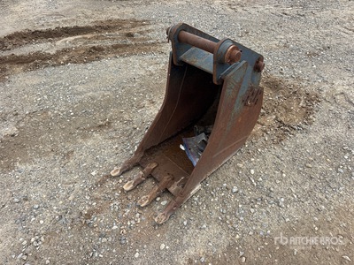 2003 H & H 16 in Q/C Digging Backhoe Rear Bucket - Fits Cat 420D