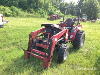 2022 Mahindra 1626H 4WD tractor utilitario