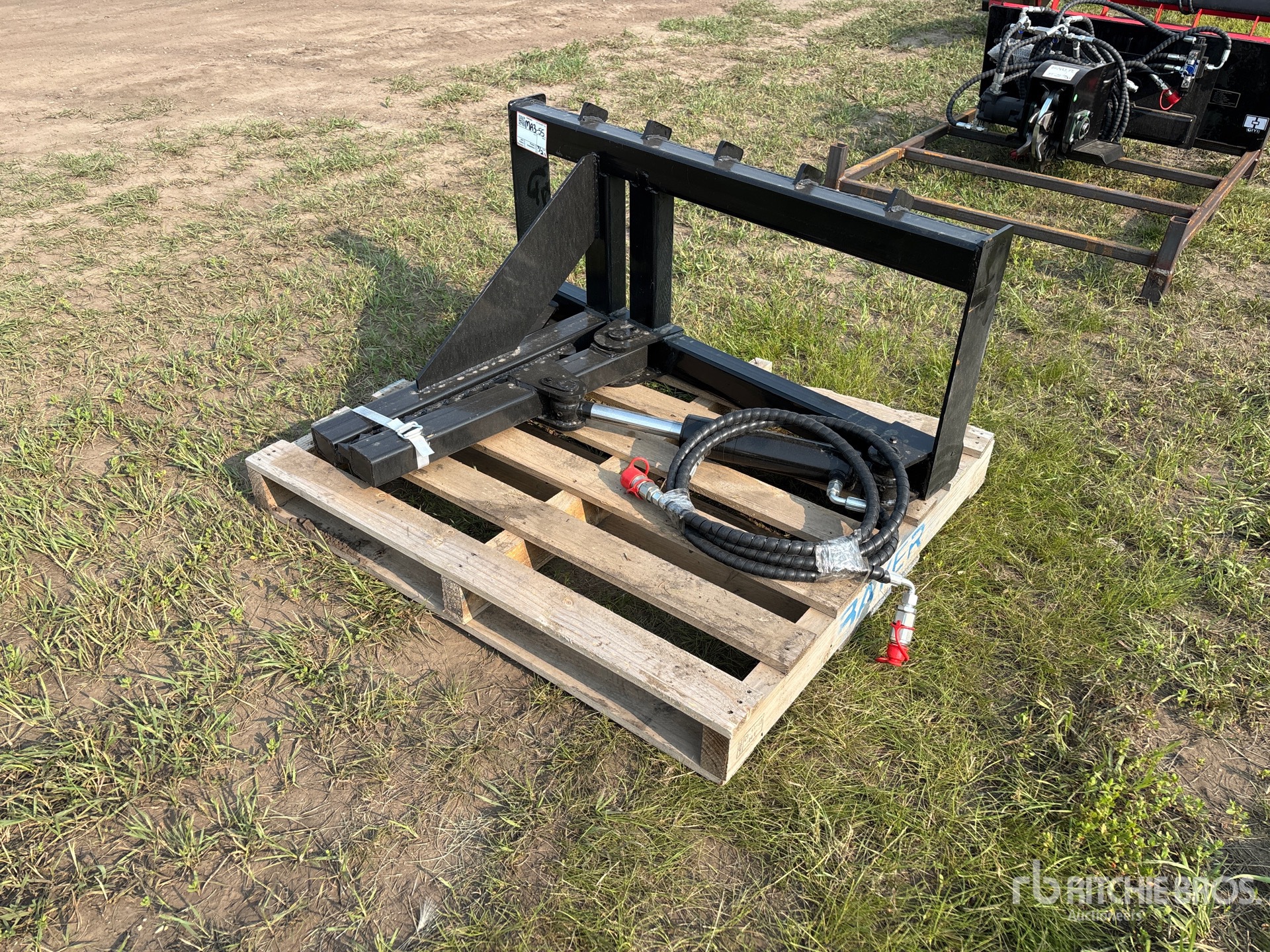 2026 GIYI GY-TP45 25 in Hydraulic Skid Steer Post Puller (Unused)