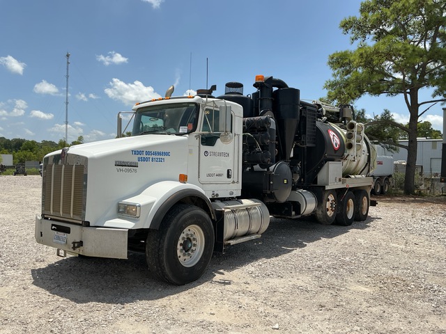 Rebel 21HXXPD on 2012 Kenworth T800 8x4 Vacuum Excavator Truck