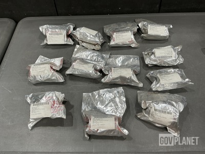 (12) Avnet 10-107628-12P Electrical Plug Connectors