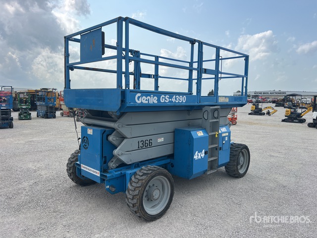 2008 Genie GS-4390 4x4 Diesel Scissor Lift