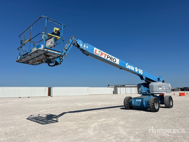 2007 Genie S-85 4WD Diesel Telescopic Boom Lift