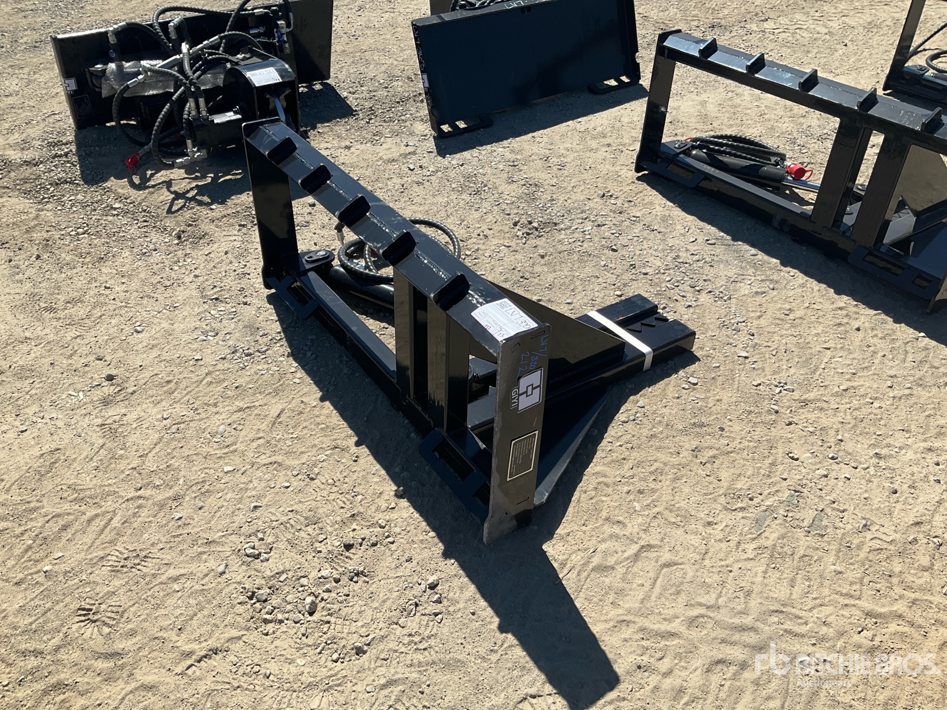 2026 GIYI GY-TP45 25 in Skid Steer Post Puller (Unused)