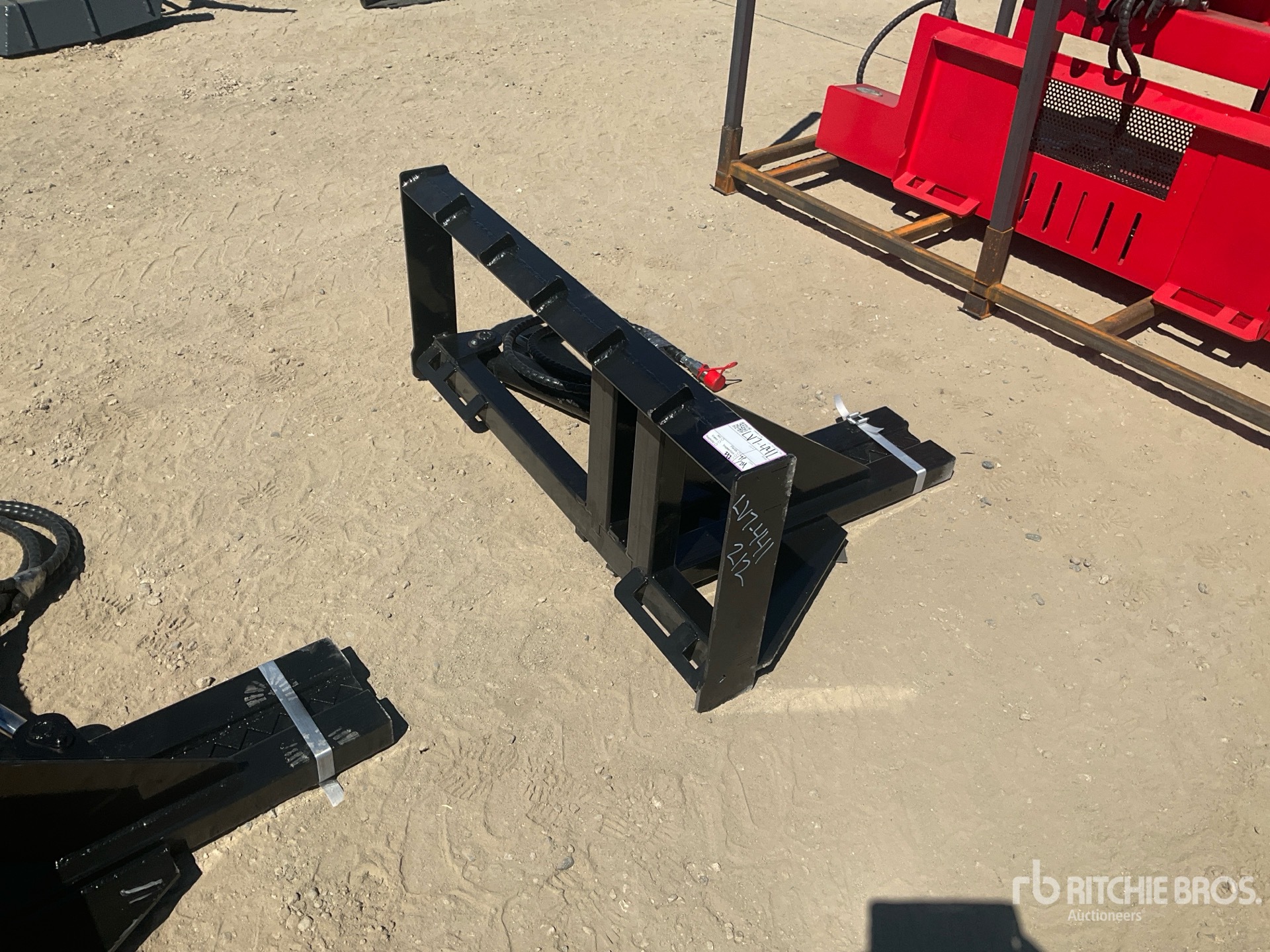 2026 GIYI GY-TP45 25 in Skid Steer Post Puller (Unused)