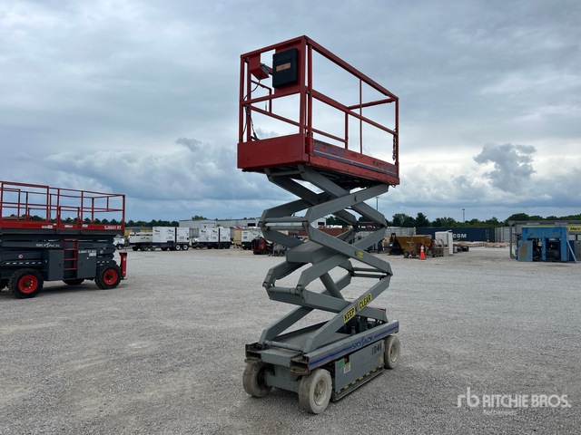 1999 Skyjack SJIII-3220 Electric Scissor Lift