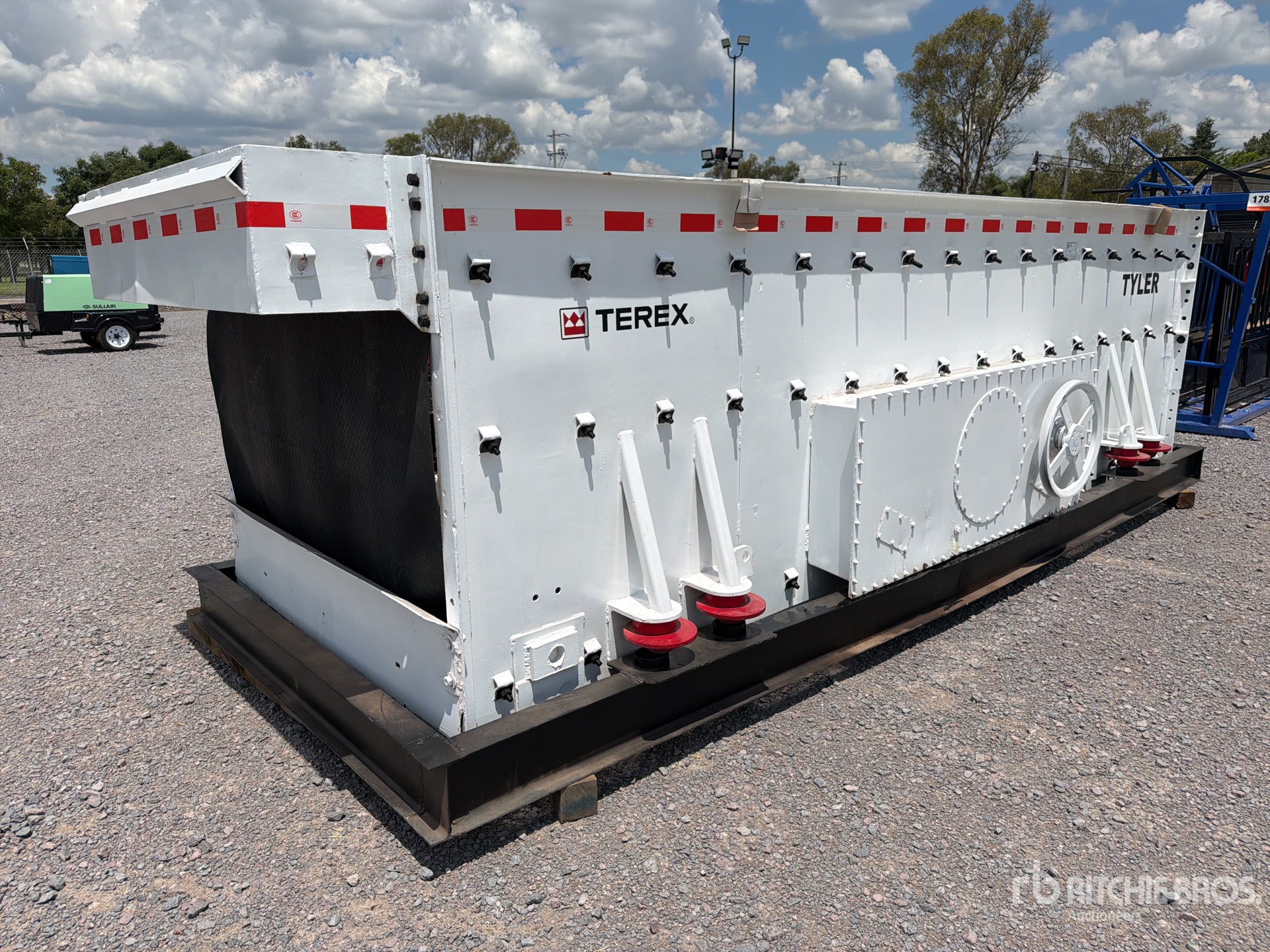 Tyler 990 Skid-Mounted Criba / Screen