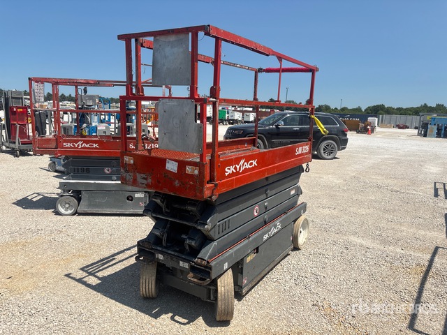 2003 Skyjack SJIII-3226 Electric Scissor Lift
