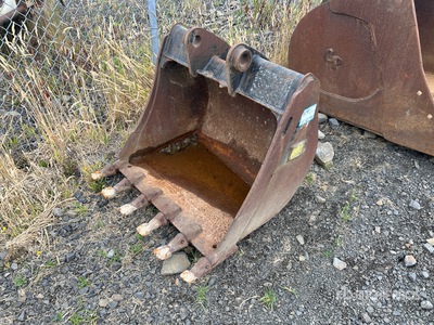 34 in Digging Excavator Bucket