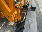 Chassis with Quick Coupler to Arms Pins
