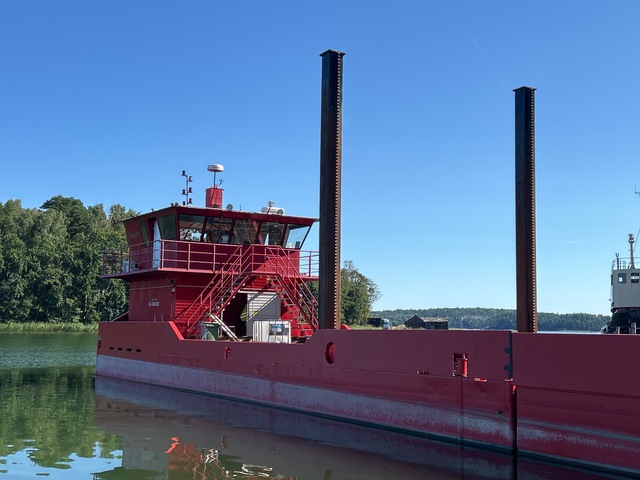 Granador 24 m Hopper Barge