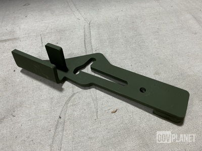 (23) Oshkosh 4033116 Lock-Release Levers