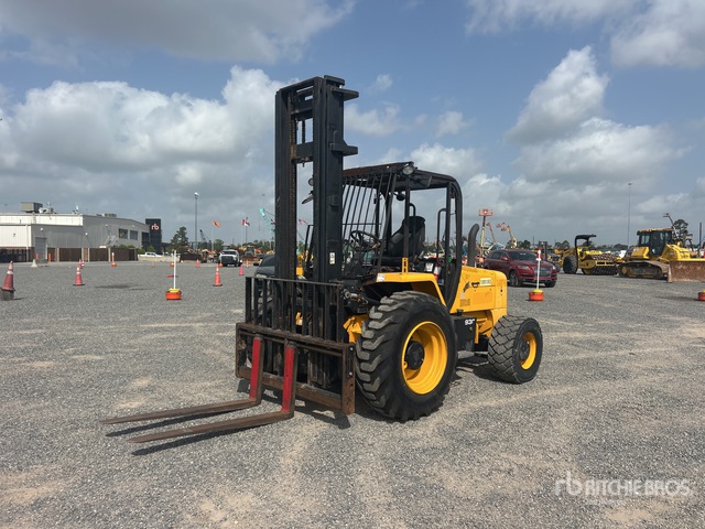 JCB 930-4 T4 6000 lb 4x4 Rough Terrain Forklift