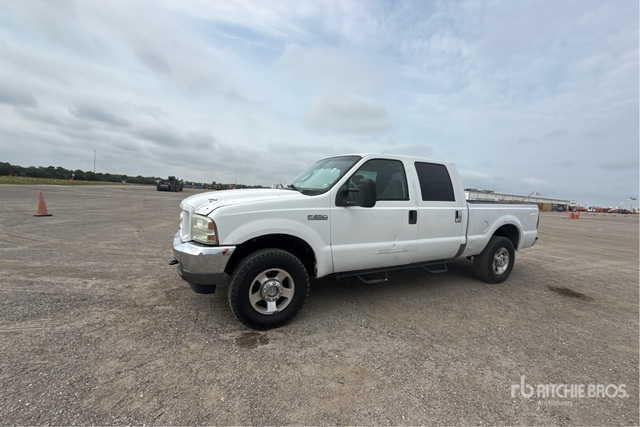 2005 Ford F-250 XLT 4x4 Crew Cab Pickup
