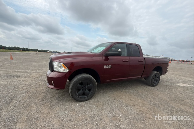 2017 Ram 1500 4x4 Extended Cab Pickup