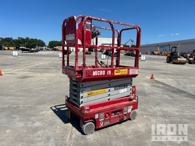 2019 MEC Micro 19 Electric Scissor Lift