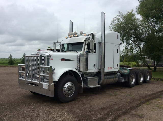 2007 (unverified) Peterbilt 379 Tri/A Sleeper Truck Tractor