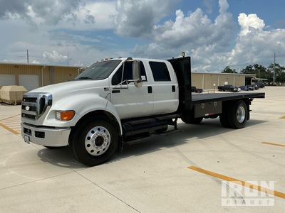 2013 Ford F-650 XLT 4x2 Crew Cab Flatbed Truck