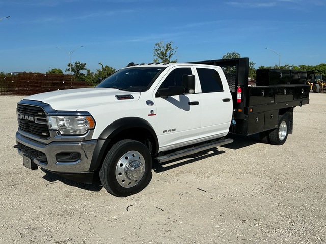 2021 Ram 5500 4x4 Crew Cab Flatbed Truck
