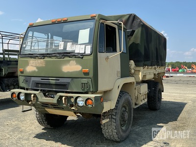 2002 Stewart & Stevenson M1078A1 LMTV 4x4 Cargo Truck