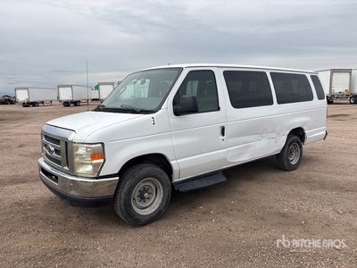 2013 Ford E-350 Fourgonnette de passagers