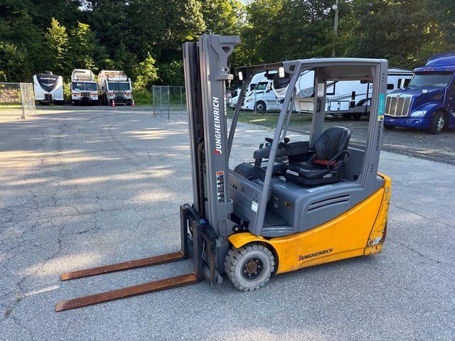 Jungheinrich EFG216 3150 lb Electric Forklift