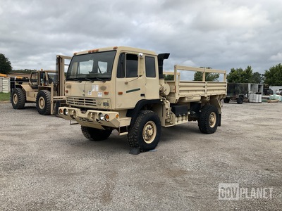 2002 Stewart & Stevenson M1078A1 LMTV 4x4 Cargo Truck