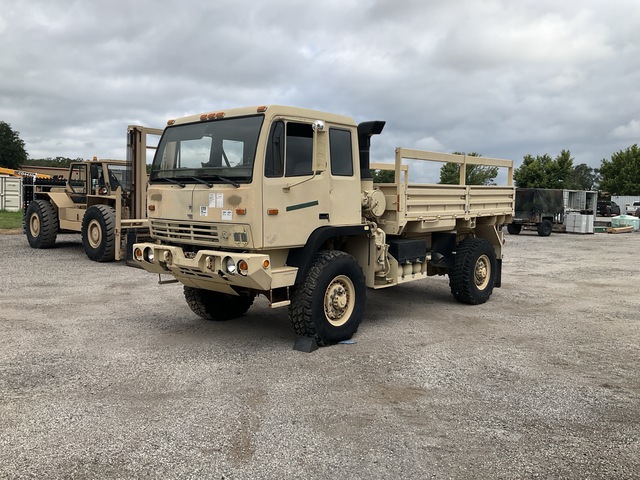 2002 Stewart & Stevenson M1078A1 LMTV 4x4 Cargo Truck