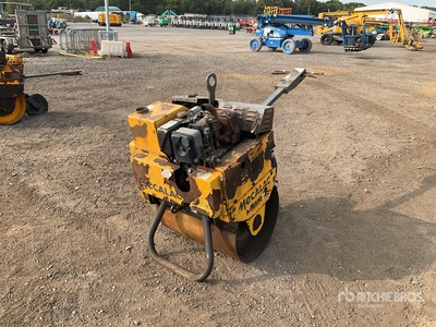 Mecalac MBR71 Compactador de lanza
