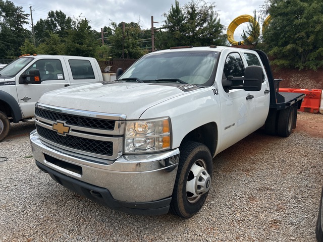 2013 Chevrolet Silverado 3500HD 4x2 Crew Cab Flatbed Truck