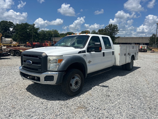 2015 Ford F-450 XL 4x2 Crew Cab Utility Truck