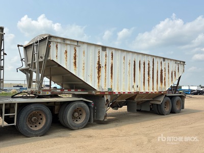 2007 Doepker Super B-Train Pup Grain Trailer