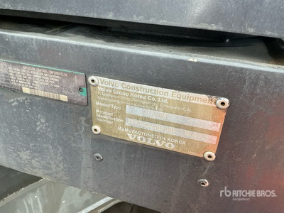 2014 Volvo EC220 DL Tracked Excavator
