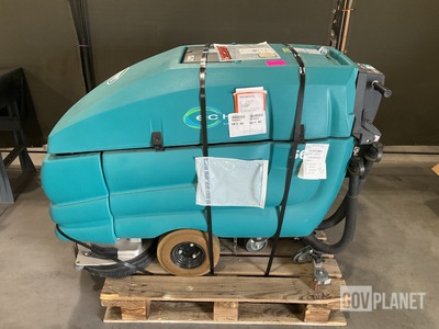 Tennant 5680 Floor Scrubber