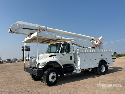 2007 International 7300 4x4 Bucket Truck Bucket Truck