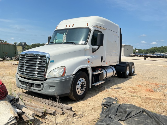 2020 Freightliner Cascadia 125 6x4 T/A Sleeper Truck Tractor