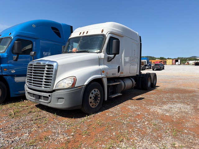 2018 Freightliner Cascadia 125 6x4 T/A Sleeper Truck Tractor