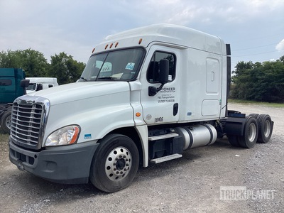 2018 Freightliner Cascadia 125 6x4 T/A Sleeper Truck Tractor
