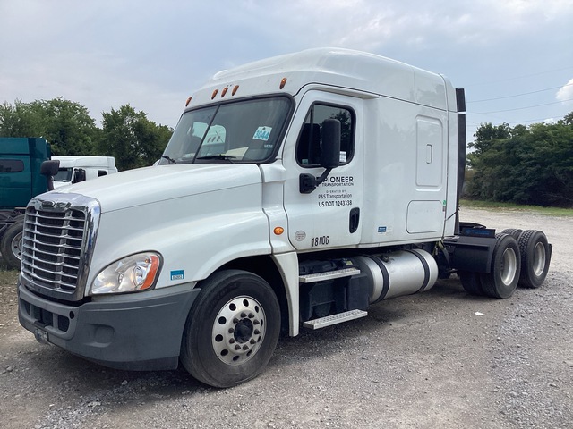 2018 Freightliner Cascadia 125 6x4 T/A Sleeper Truck Tractor