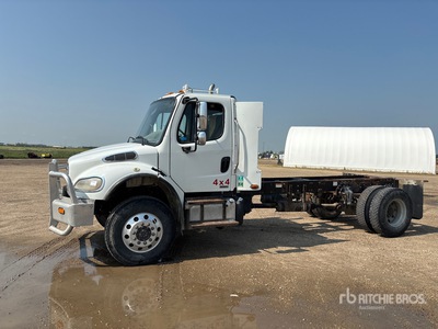 2012 Freightliner M2 106 4x4 Cabina y chasis